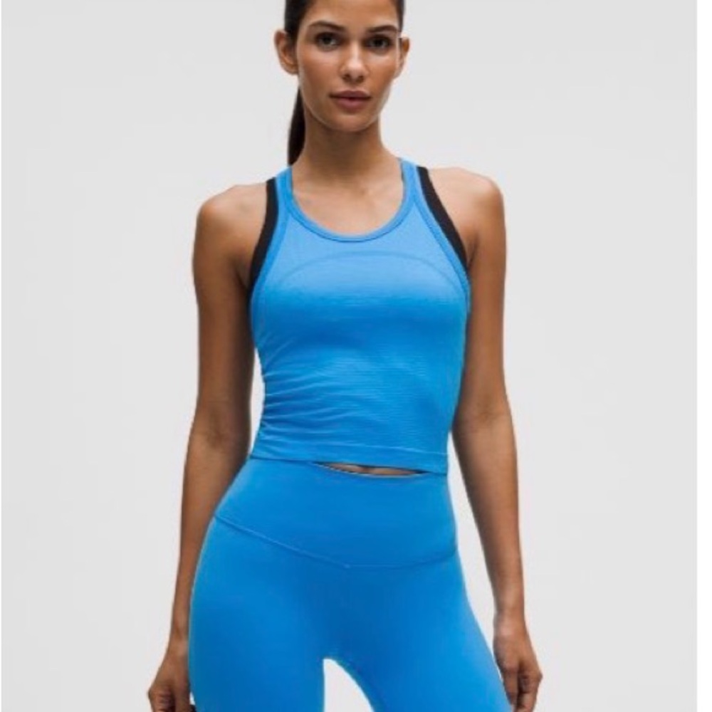 Lululemon Swiftly Tech Cropped Racerback
Tank Top 2.0
Cornflower/Cornflower